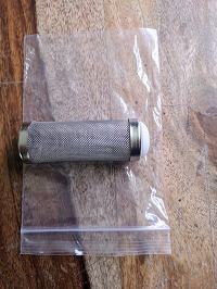 Canister inlet pipe mesh