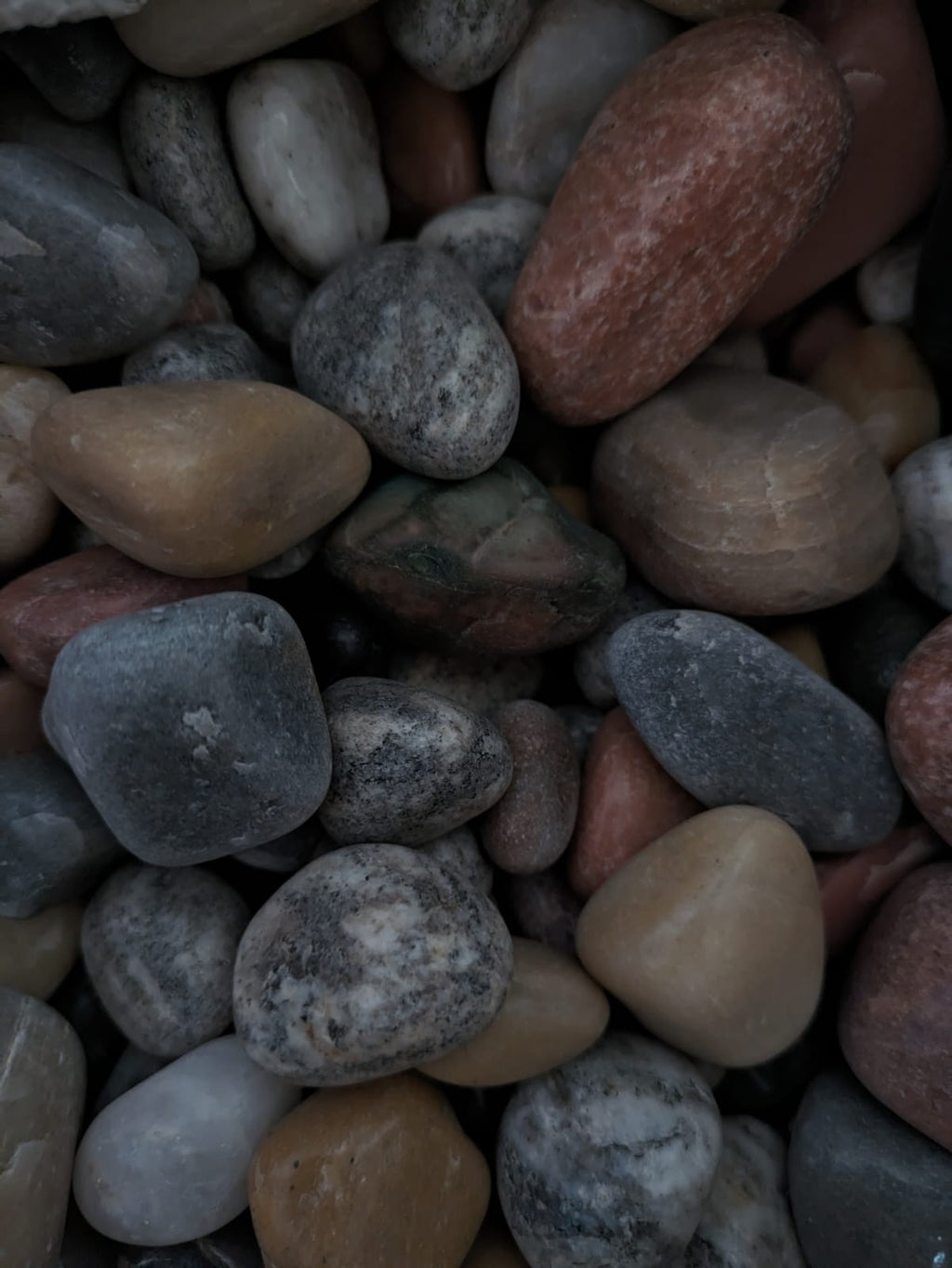 Small / Medium Mixed Polished Pebbles/ Kg