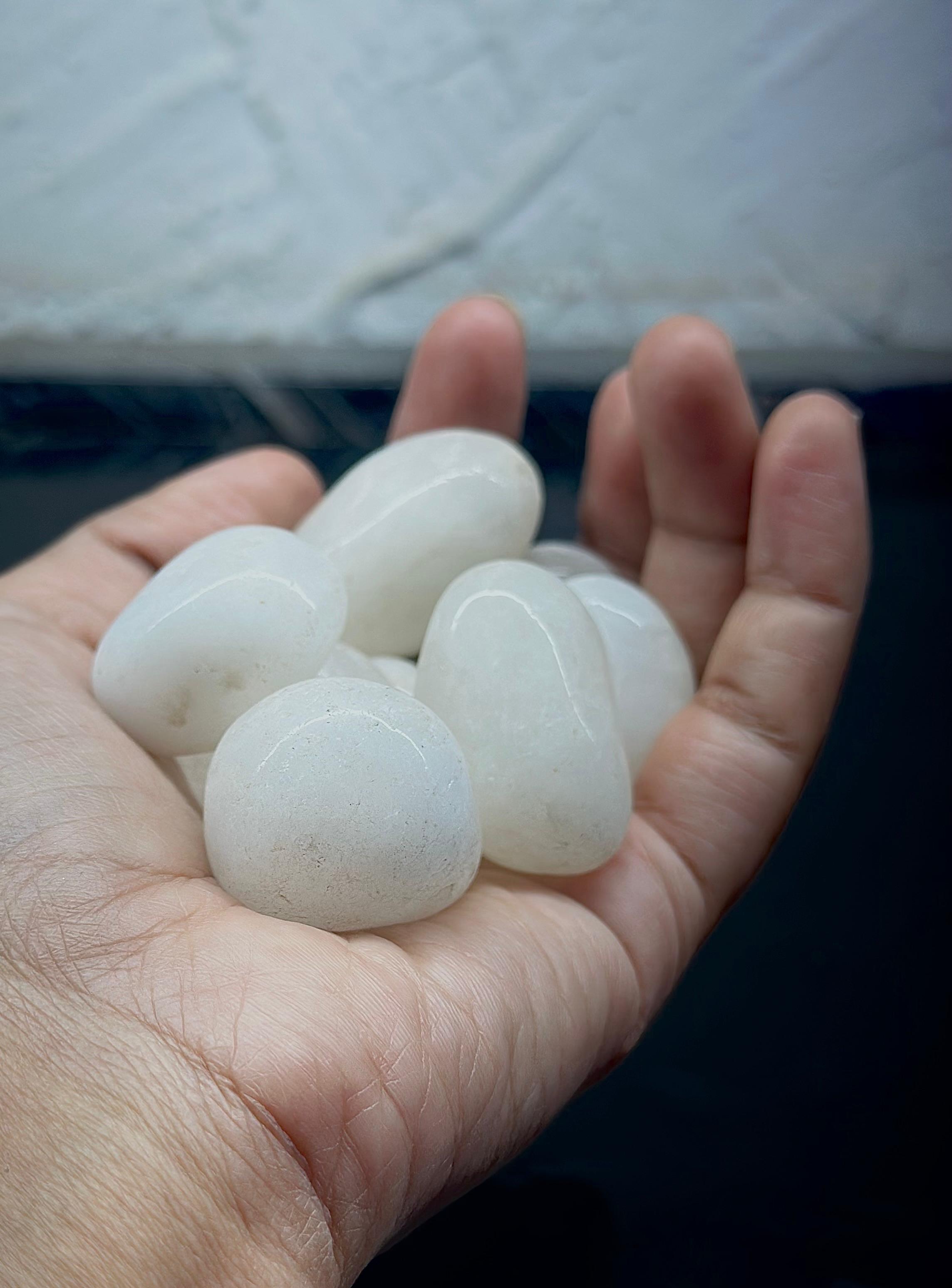 Niwa-ishi (庭石) – White Polished Pebbles 500g